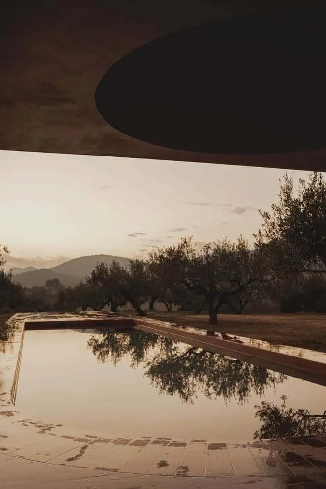 Olivos House by Balzar Arquitectos: Mediterranean Courtyard Resort in Cese