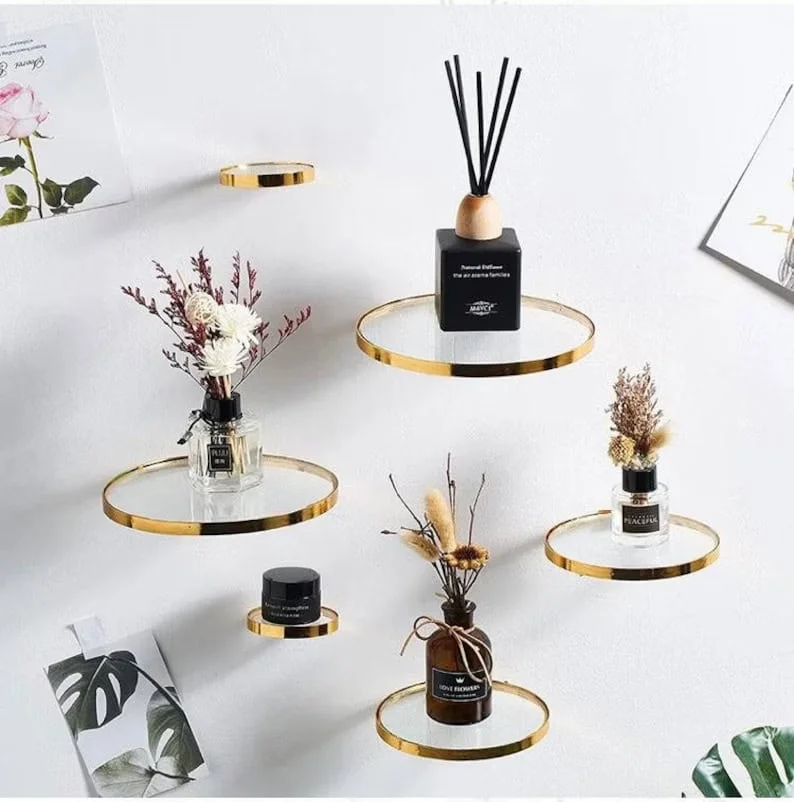 19. 玻璃墙面搁板