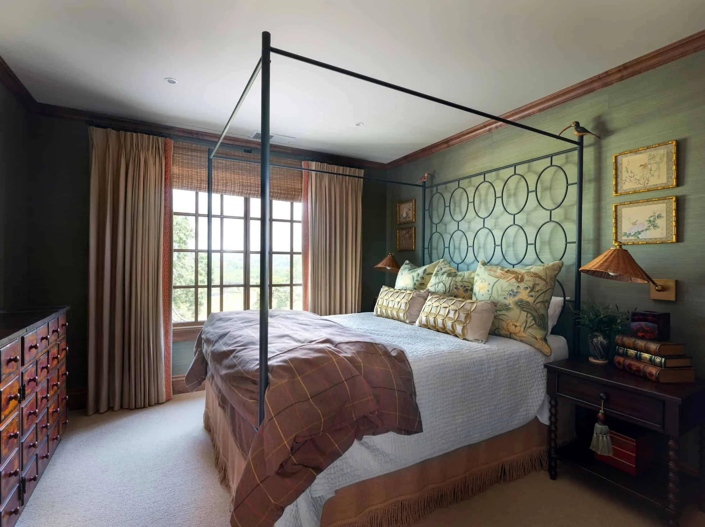 2. Ridgetop Family Manor