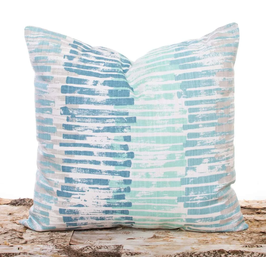 8. Almohadas con tonos azules