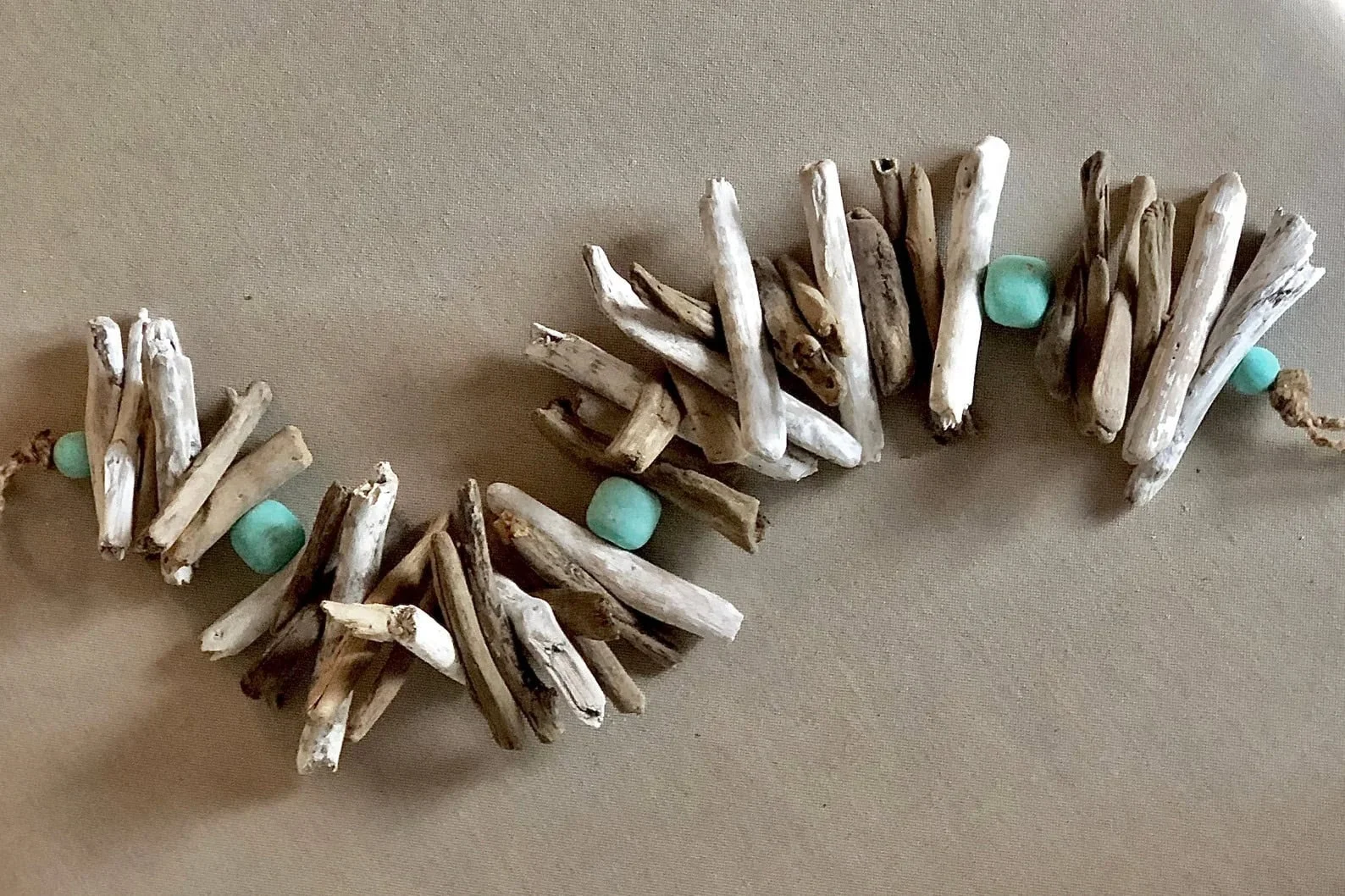 16. Drifting Wood Beach Decoration