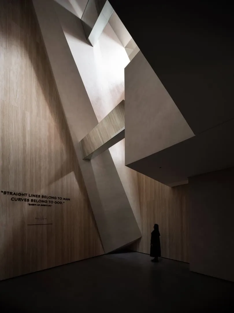 Spanish Exhibition Hall GOJE from Slate by Topway Space Design: Geometry, Light and Poetic Space