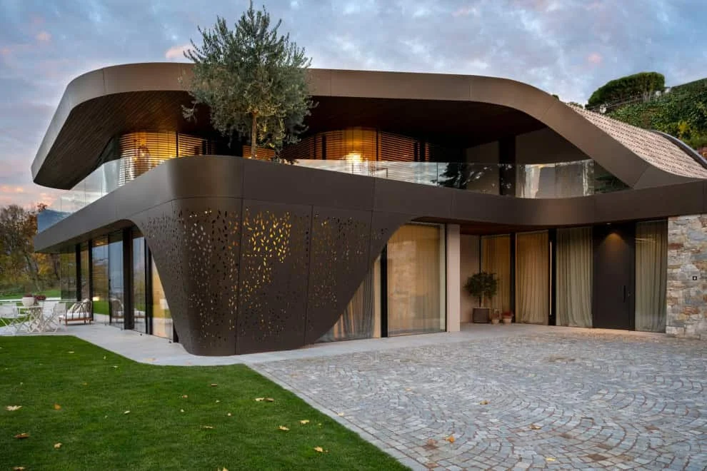 13. House EB