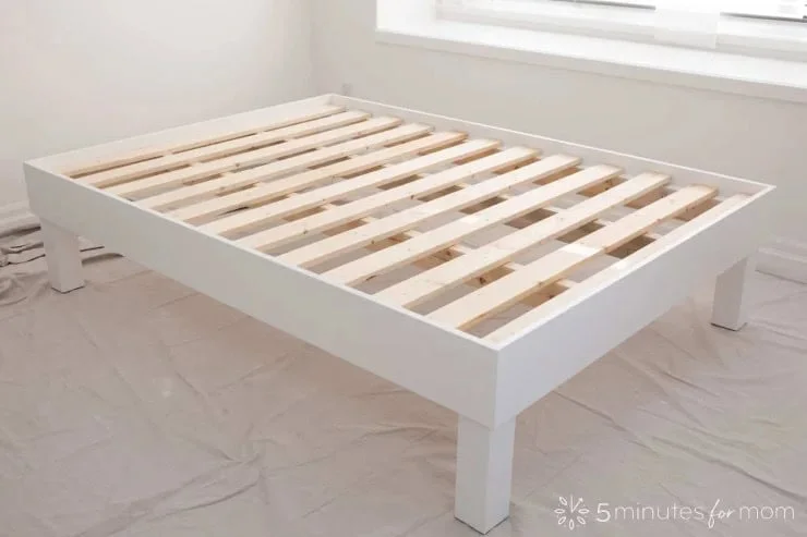 4. Cama básica de madera DIY