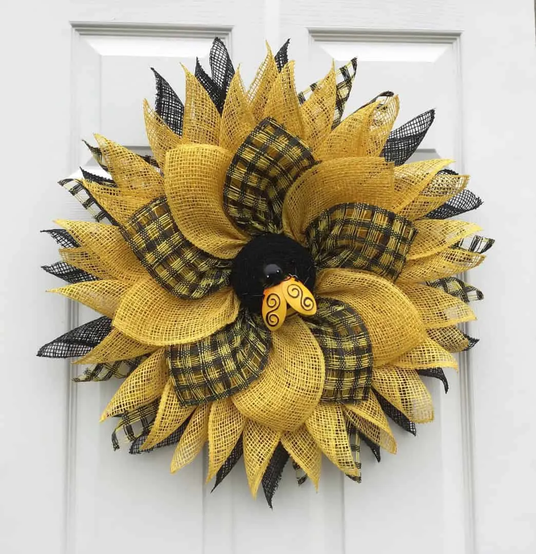 11. 蜜蜂-大黄蜂与向日葵花瓶