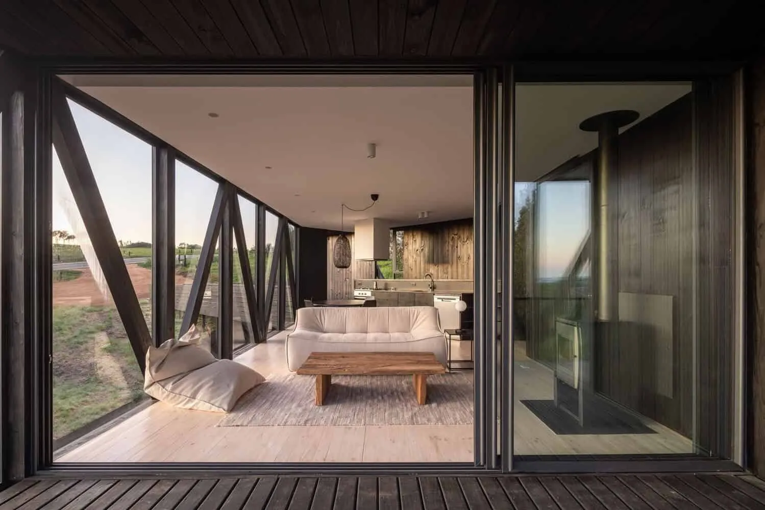 Stanaćev Granados设计的莫拉之家：马坦萨斯海岸