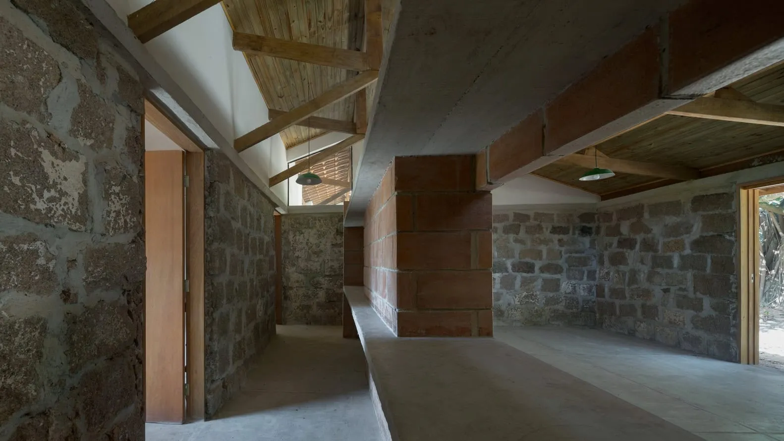 巴西伊图佩瓦的废墟住宅 messina | rivas