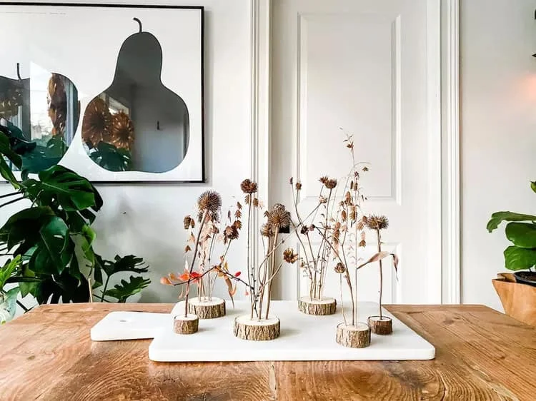 12. Підставки для стебел із зібраних дерев