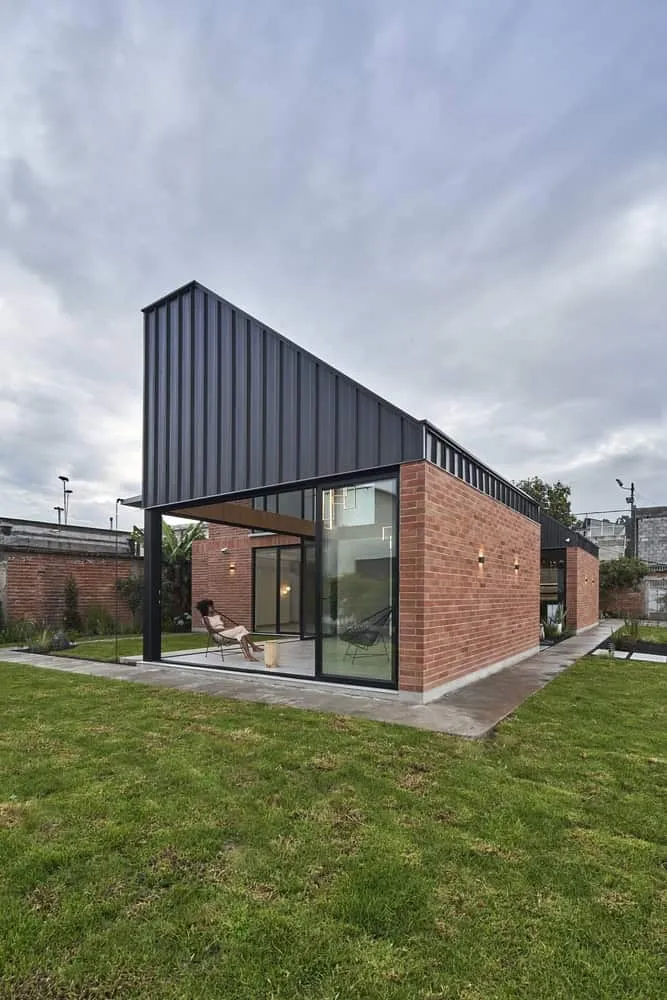 TEC Taller EC设计的花园之间的住宅,厄瓜多尔库姆拜 TEC Taller EC设计的花园之间的住宅,厄瓜多尔库姆拜