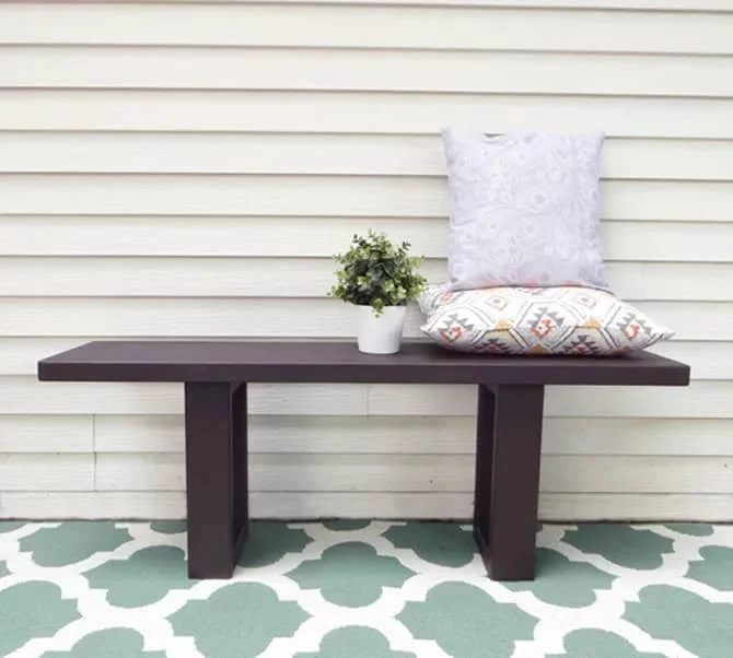 6. Banca al aire libre