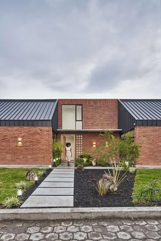 TEC Taller EC设计的花园之间的住宅,厄瓜多尔库姆拜 TEC Taller EC设计的花园之间的住宅,厄瓜多尔库姆拜