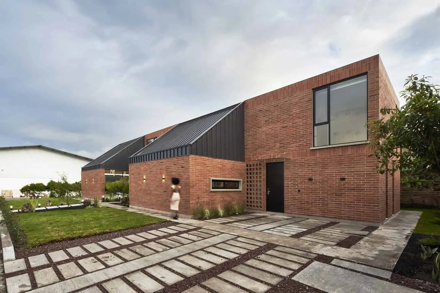 TEC Taller EC设计的花园之间的住宅,厄瓜多尔库姆拜 TEC Taller EC设计的花园之间的住宅,厄瓜多尔库姆拜