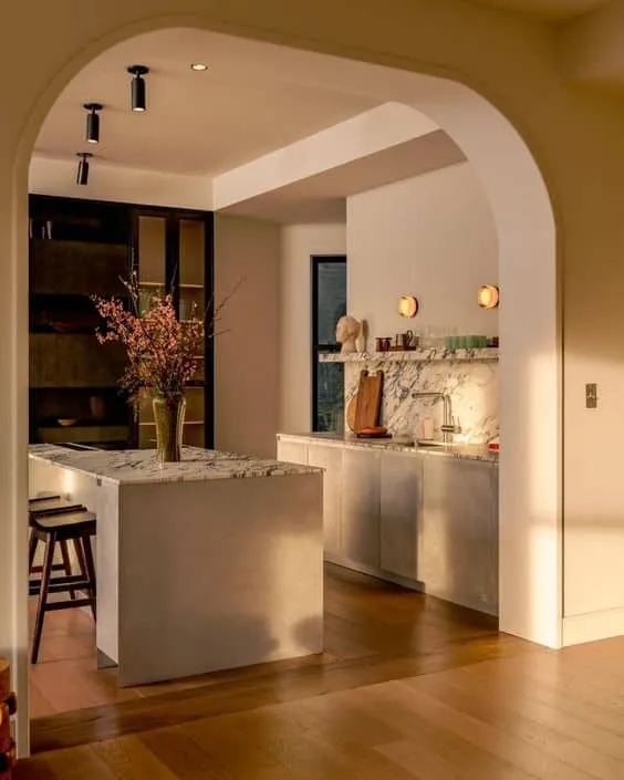 用专业装饰建议为您的开放式厨房增添魅力