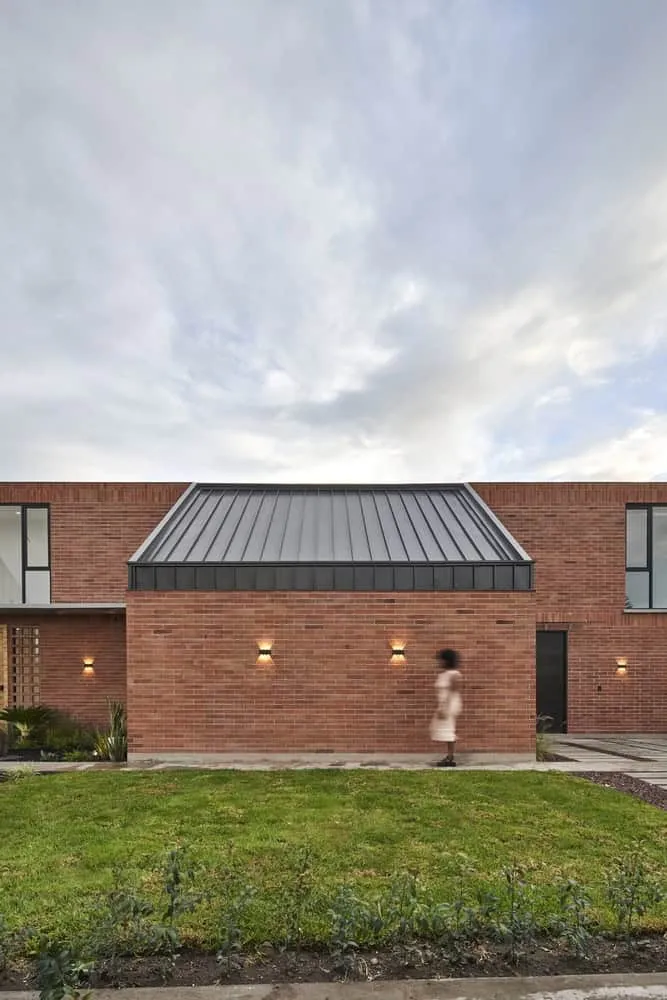 TEC Taller EC设计的花园之间的住宅,厄瓜多尔库姆拜 TEC Taller EC设计的花园之间的住宅,厄瓜多尔库姆拜