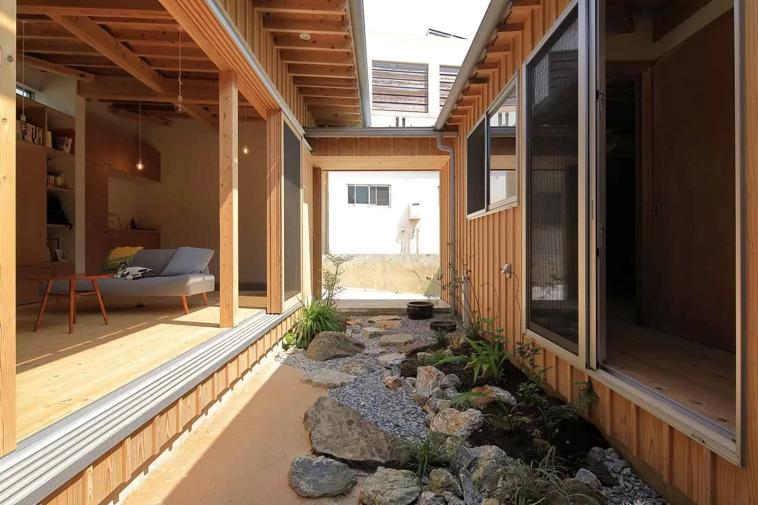 日本冲绳县伊是名村Takeshi Ishiodori Architects设计的住宅