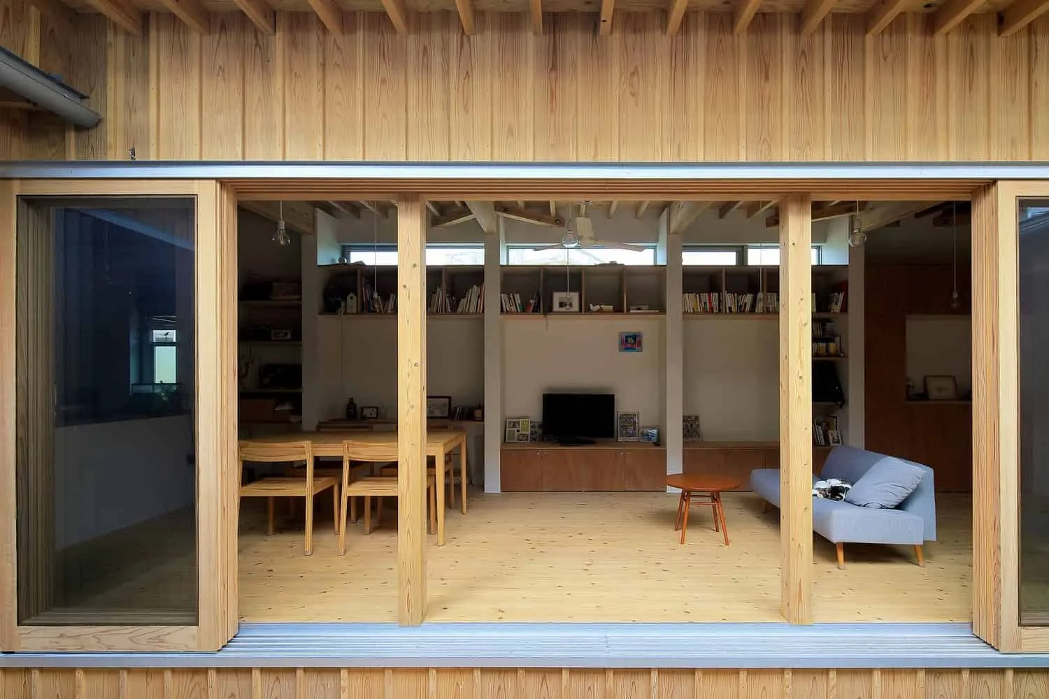 日本冲绳县伊是名村Takeshi Ishiodori Architects设计的住宅