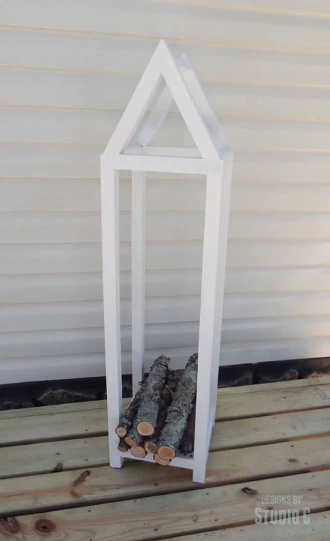 13. Construye tu propia estantería para leña