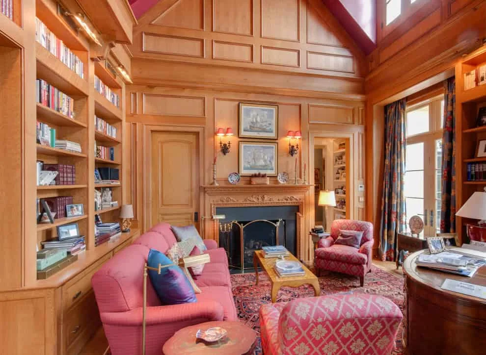 17. 嵌入式衣柜和书架