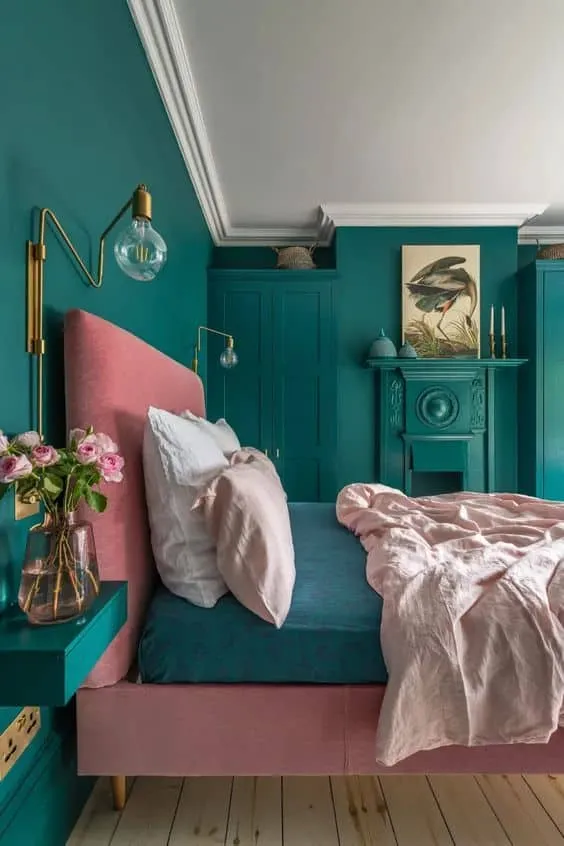 The Charm of Turquoise in Bedroom Design with Captivating Blue Tones