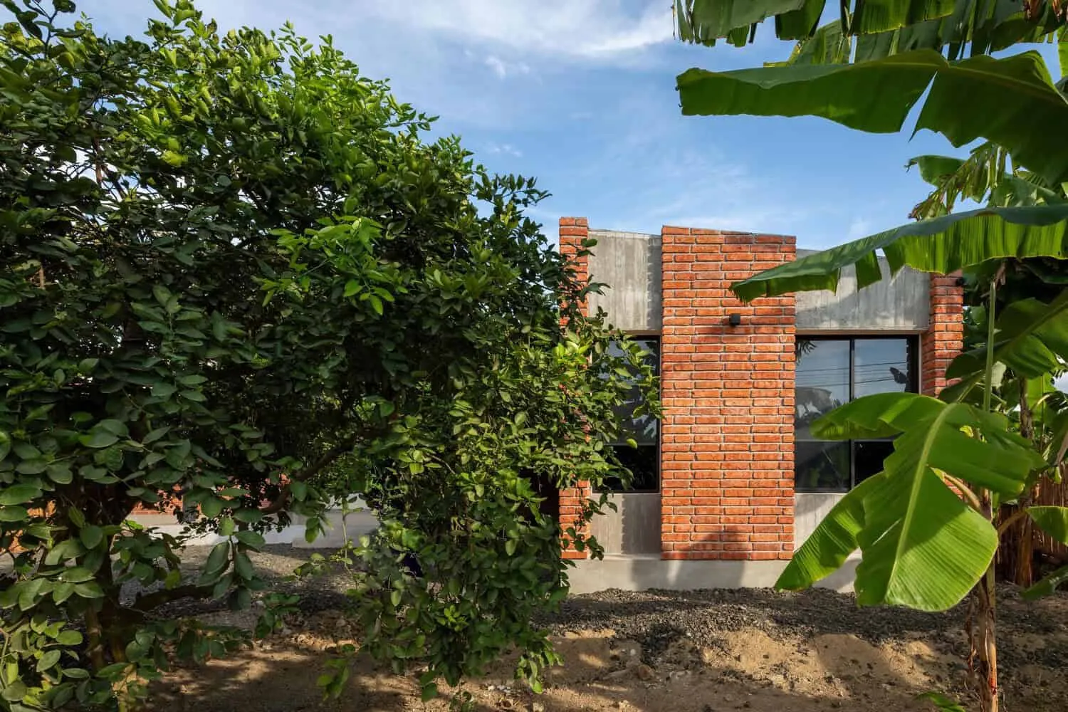 埃尔利莫纳尔住宅由Termopolio Arquitectura设计,位于厄瓜多尔港口镇 埃尔利莫纳尔住宅由Termopolio Arquitectura设计,位于厄瓜多尔港口镇