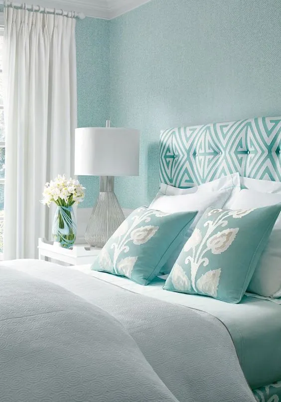 The Charm of Turquoise in Bedroom Design with Captivating Blue Tones