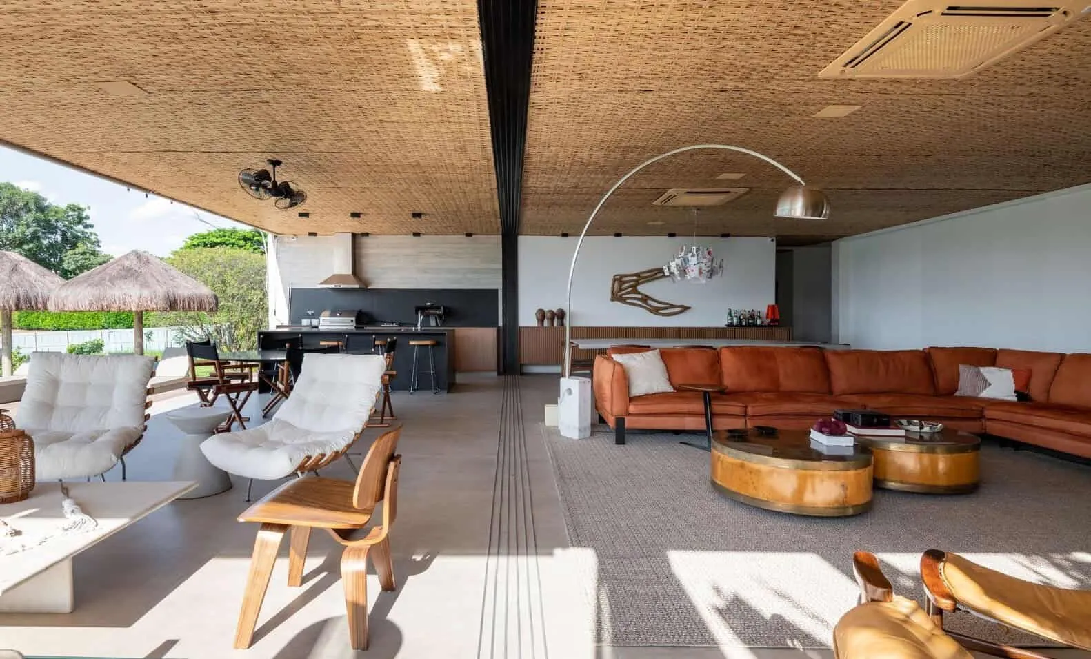 Sala 03 Arquitetura设计的贾安达亚斯住宅：圣保罗乡村现代避风港