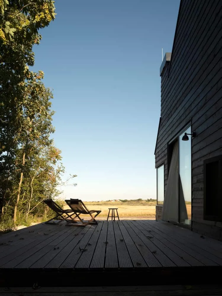 荷兰阿梅兰德的沙丘别墅由BNLA Architecten设计