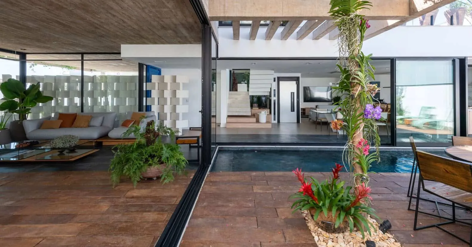 印度阿塔布州GRBX Arquitetos设计的RZR住宅