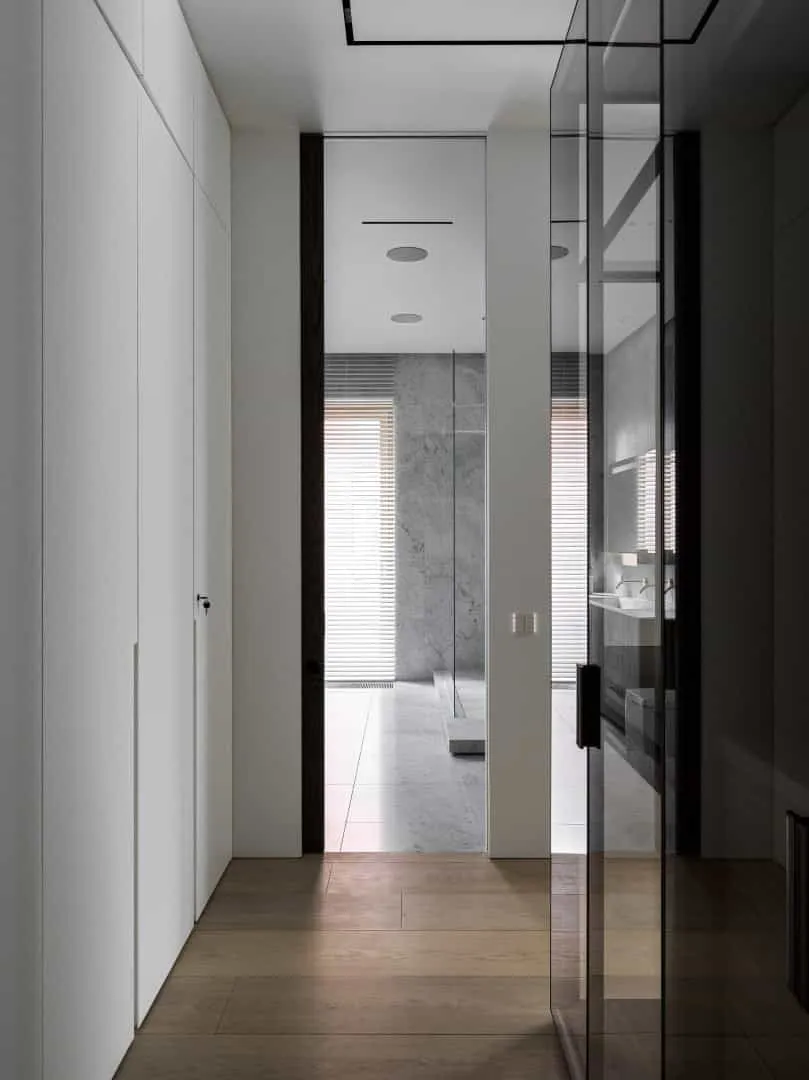 Garden District Apartments by Architects Babayants - Minimalist Luxury Apartment in Moscow