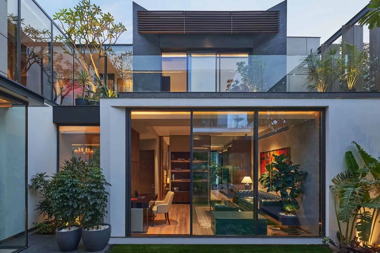 DADA Partners的转角住宅：新德里的可持续绿色避风港