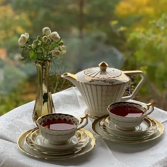 祖母的茶具套装现在已成为室内设计的必备品