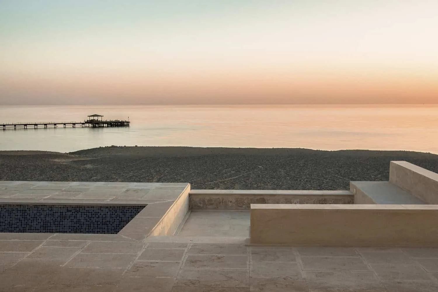 海岸边的“呼吸”之家：来自Karm Architecture Lab的可持续建筑