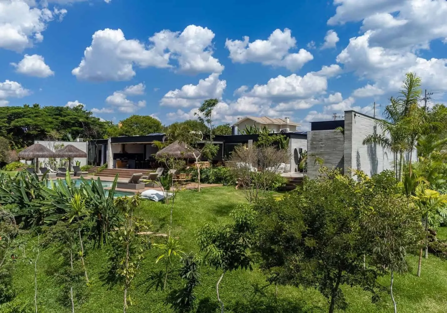 Sala 03 Arquitetura设计的贾安达亚斯住宅：圣保罗乡村现代避风港