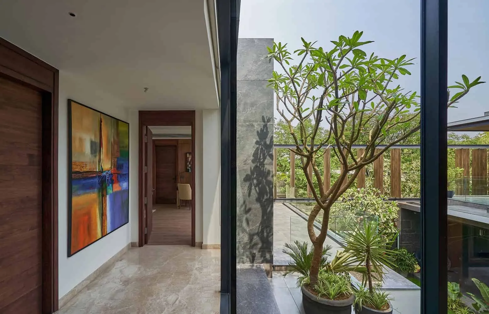 DADA Partners的转角住宅：新德里的可持续绿色避风港