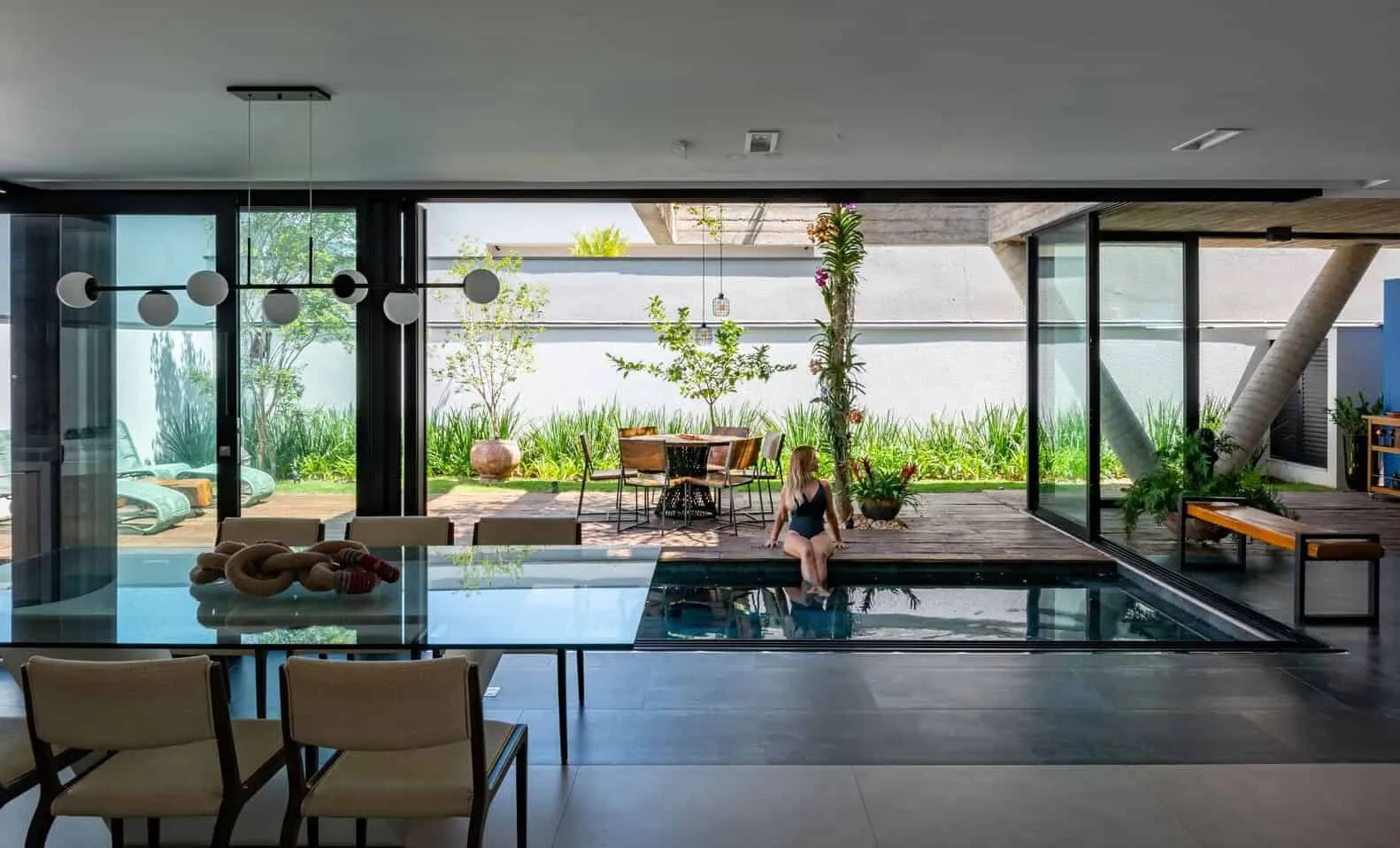 印度阿塔布州GRBX Arquitetos设计的RZR住宅