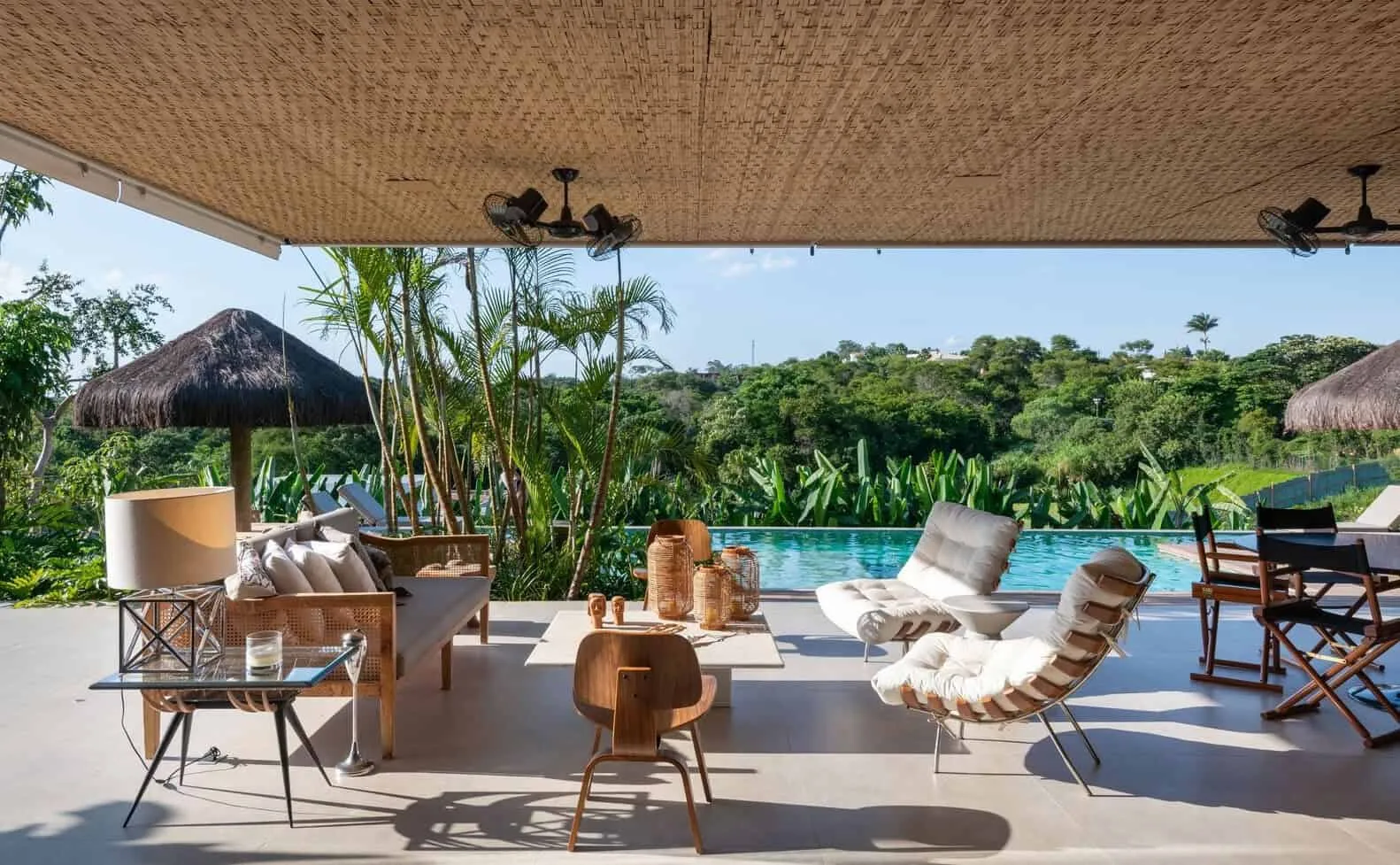 Sala 03 Arquitetura设计的贾安达亚斯住宅：圣保罗乡村现代避风港