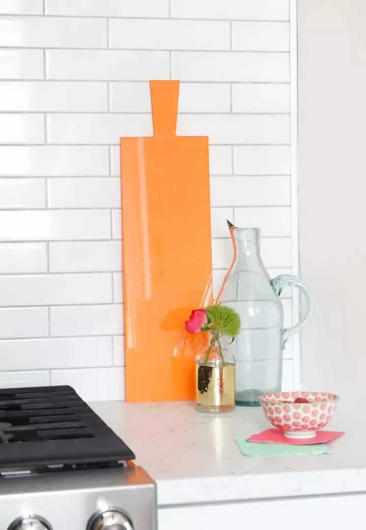 11. Plato de acrílico con DIY