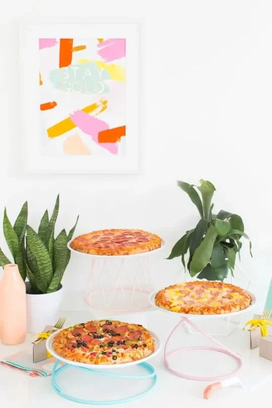 4. Mesa para pizza con DIY