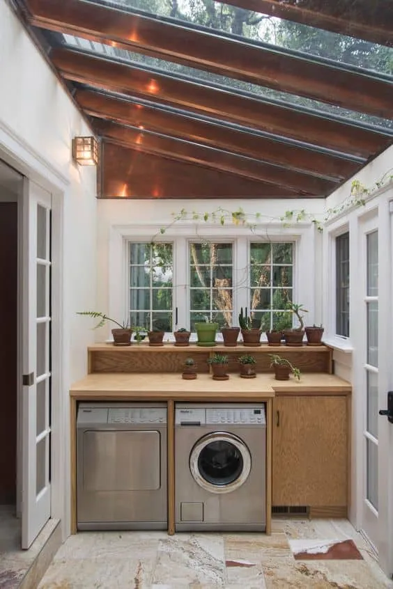 Outdoor Laundry Room: Planning and Decoration