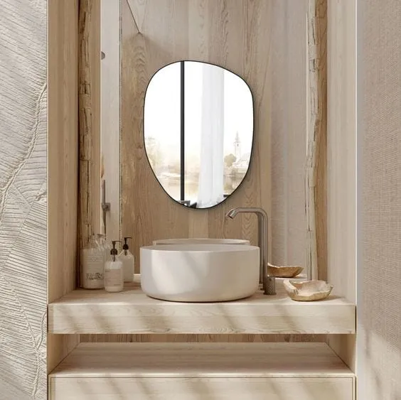 用有机形状的镜子突出家居设计