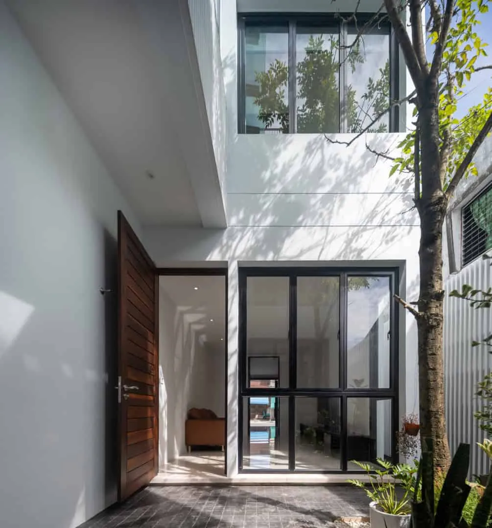 娜拉之家：尼罗蒂娜·尼萨尼重新诠释泰国狭窄住宅