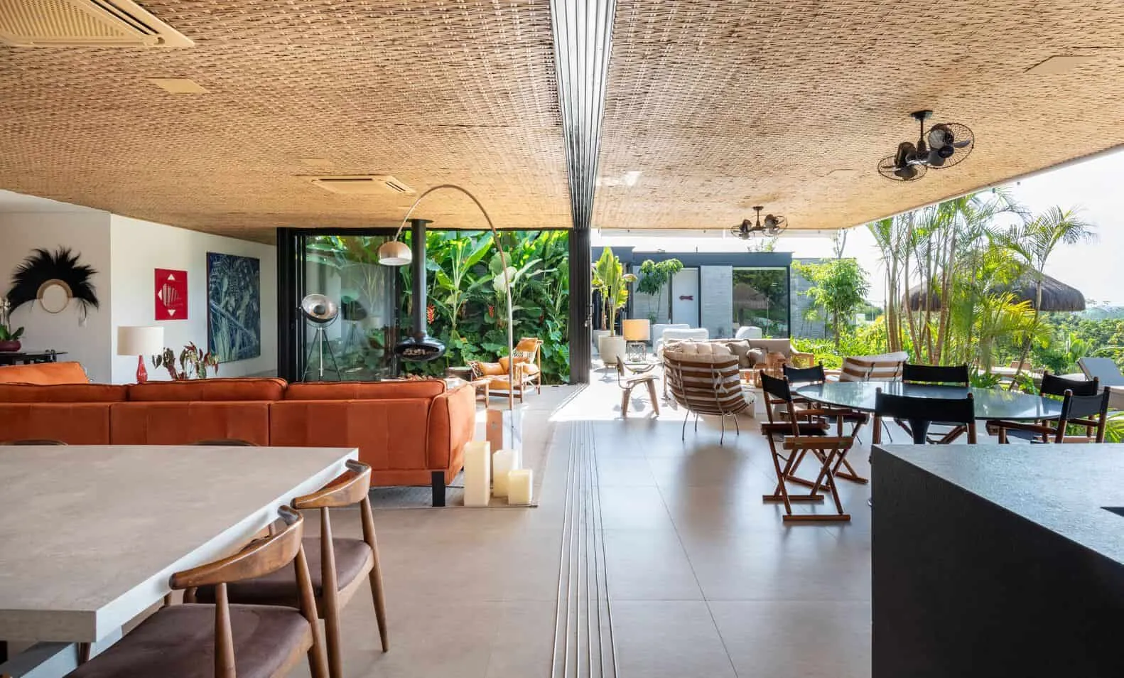 Sala 03 Arquitetura设计的贾安达亚斯住宅：圣保罗乡村现代避风港