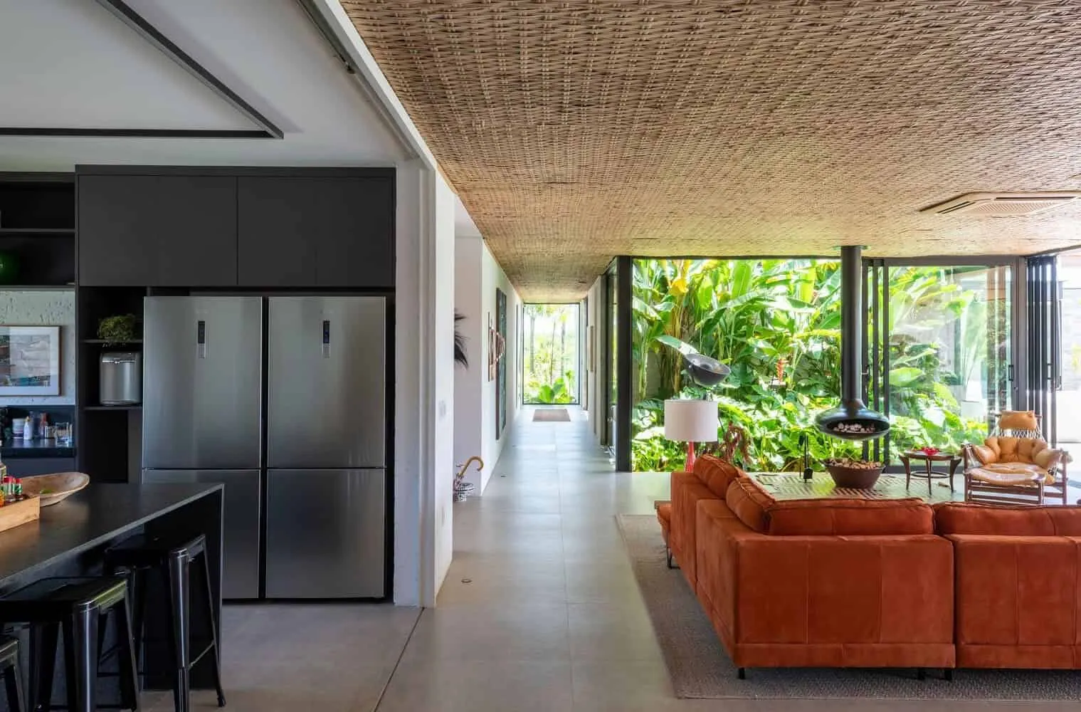 Sala 03 Arquitetura设计的贾安达亚斯住宅：圣保罗乡村现代避风港