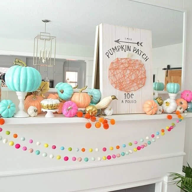 9. Guirnalda otoñal colorida de globos de peluche