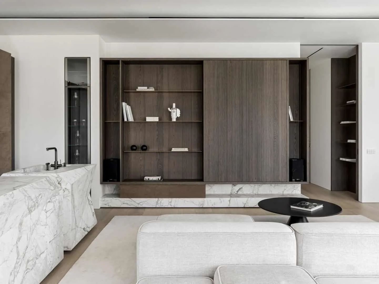 Garden District Apartments by Architects Babayants - Minimalist Luxury Apartment in Moscow