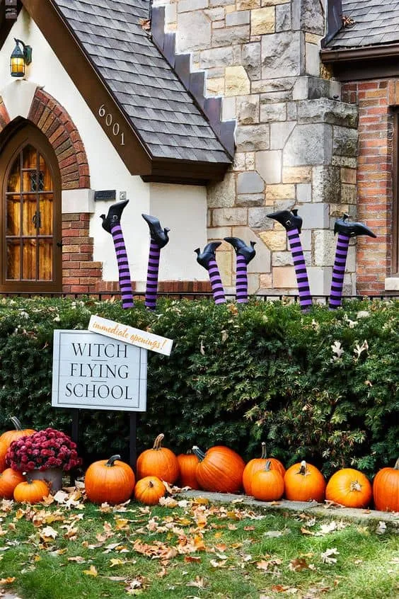 Decorate Your Doors for Halloween: Ideas for Decoration