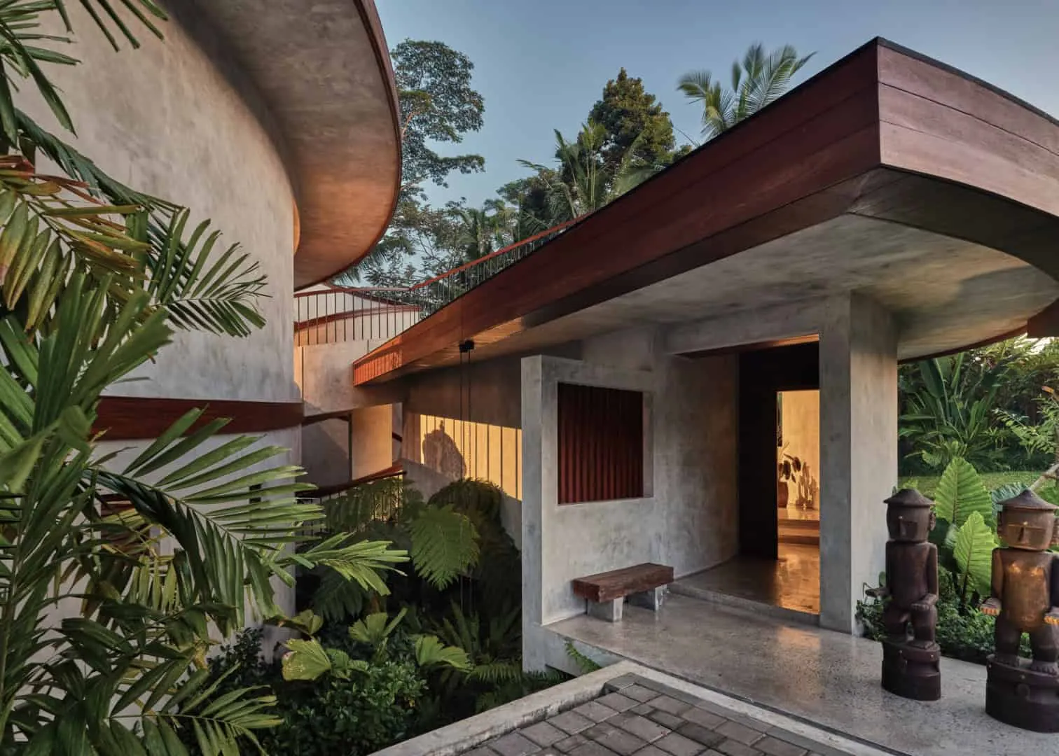 The LOOP by Alexis Dornier: Sculptural Residential Home in Bali