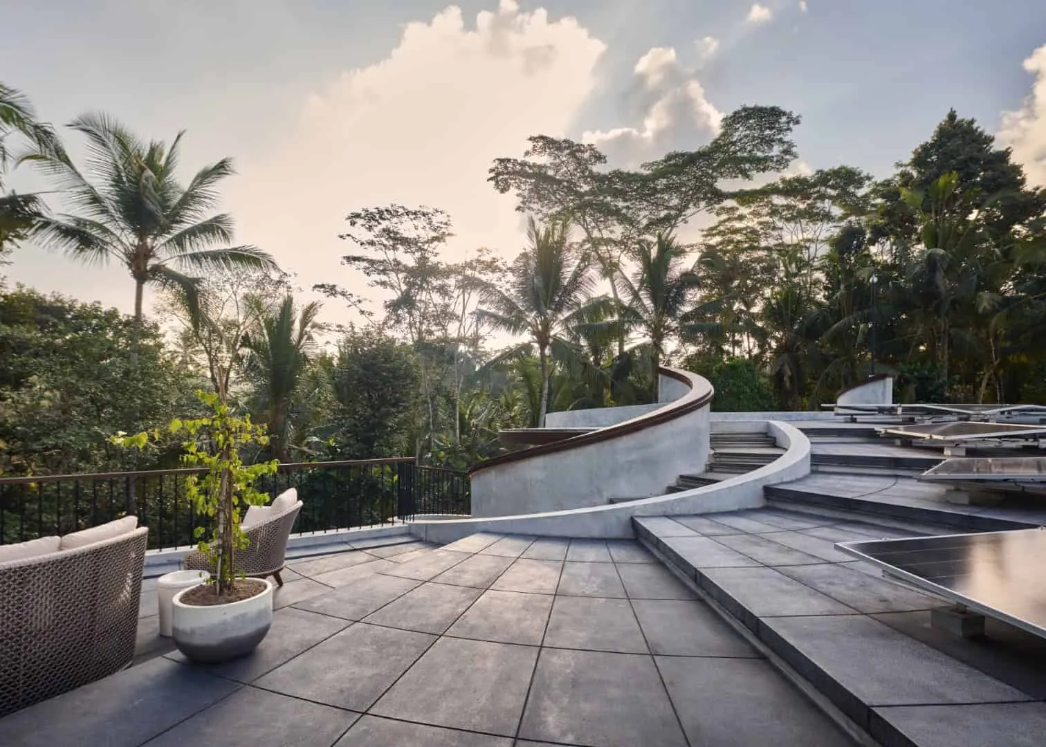 The LOOP by Alexis Dornier: Sculptural Residential Home in Bali