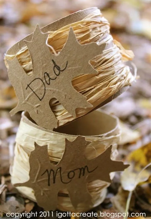 5. Centradores sencillos hechos con cartón y rafia