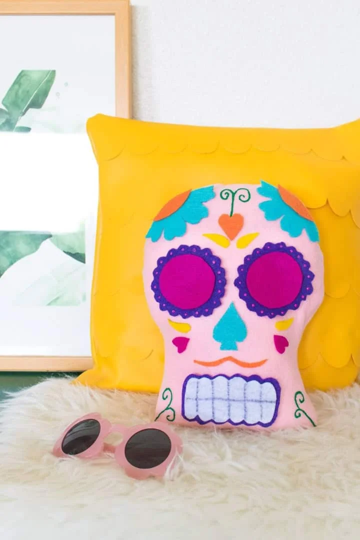 2. Almohada del Día de los Muertos